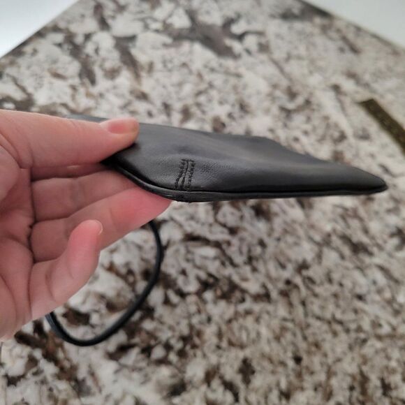 Coach wristlet   - Picture 4 of 8